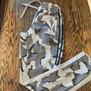 Men’s Adidas XS jogger